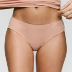 Sarda Carreras shorty in huidskleur