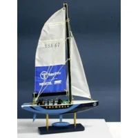 Miniatuurboot “One World” Hoogte 40 cm Fx 246-25 A America's Cup