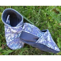 Hangemaakte slofjes met anti-slip zool