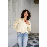 Esqualo Bloes: Broderie mouw, WIT ( verkeerd kleur op de foto ) ( ESQ.271 )