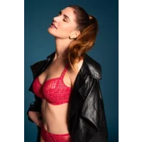 Louisa Bracq – Tweegy – BH Beugel – 535-01 – Rouge à Lèvres