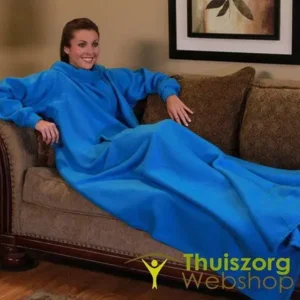Fleece deken met mouwen in het roos en blauw