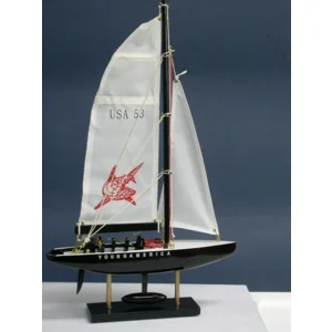 Miniatuurboot “USA” Hoogte 40 cm Fx 246-25 D America's Cup