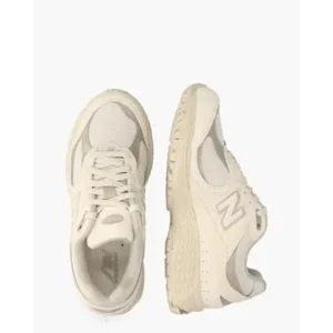 New Balance U2002RBE Damessneakers