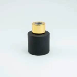 Parfumflesje-cylinder-zwart-met-gouden-schroefdop-50-ml