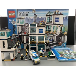 LEGO City - Politiebureau Hoofdkwartier - 7744 (2de HANDS product)