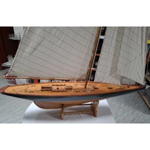 Miniatuurboot "Shamrock 1898" Hoogte 1.85 M