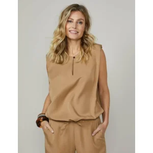 Summum Woman Top met schoudervulling: Camel ( SUM.6 )