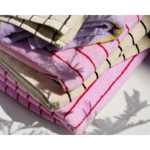 Bongusta Handdoek Roze & Rode Streep 50x 80 cm Naram