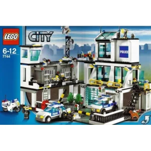 LEGO City - Politiebureau Hoofdkwartier - 7744 (2de HANDS product)