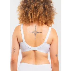 Louisa Bracq – Julia – BH Beugel – 477-01 - Blanc