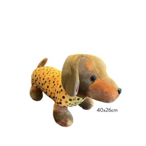 Teckelknuffel bruin met gele pyjama