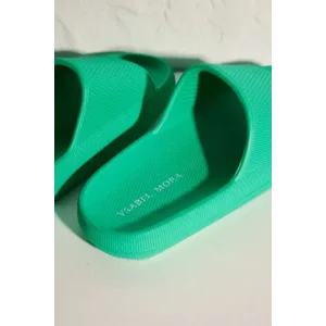 Ysabel Mora Slip On teenslippers in groen