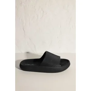 Ysabel Mora Slip On teenslippers in zwart