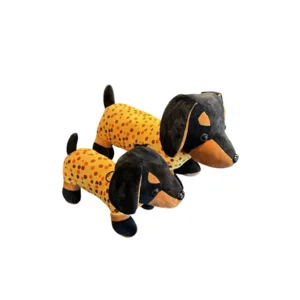 Teckelknuffels zwart met gele pyjama