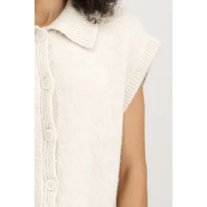 Signe Nature mouwloze cardigan met knopen: Cream kleur ( Signe.1312 )