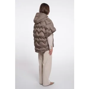 Rino & Pelle Vest: Hilary, Toffee kleur, aangesneden mouw ( RINO.107 )