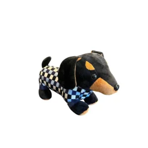 Teckelknuffel zwart met geruite pyjama