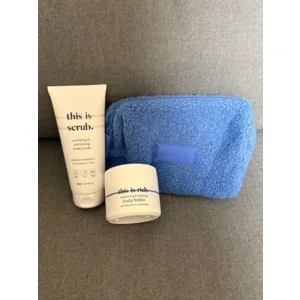 This Is Us. Scrub + Body Butter + GRATIS Teddy toilettasje