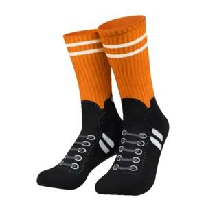 Sokken - Zwarte voetbalschoenen met oranje sokken - Silly socks - nr.21