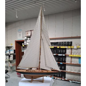 Miniatuurboot "Shamrock 1898" Hoogte 1.85 M