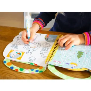 Kleuren met water - Vier seizoenen - Met spelletjes & stickers