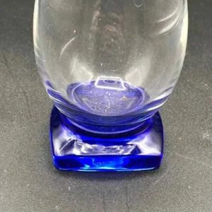 Bormioli Rocco	IBISCO vaasje 17,5 cm hoogte glas met blauwe voet